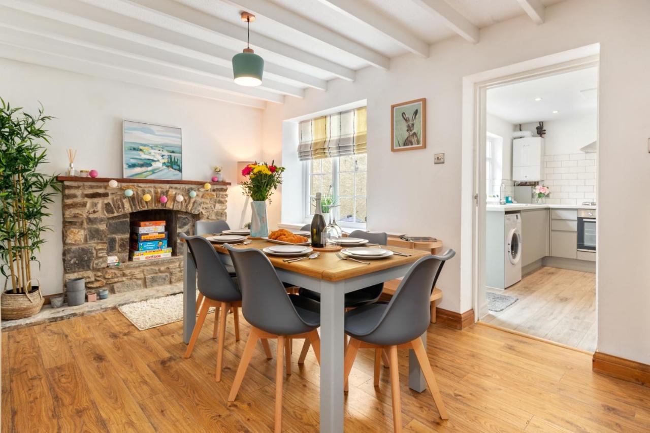Ivydene - Beautiful Cottage, Stone Throw From Beach, Wonderful Sea Views 손더스풋 외부 사진