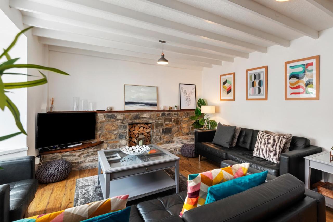 Ivydene - Beautiful Cottage, Stone Throw From Beach, Wonderful Sea Views 손더스풋 외부 사진
